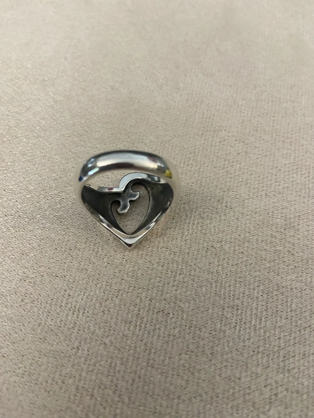 James Avery "Mother's Love" Sterling Silver Open Heart Ring. Size 8 - Picture 15 of 17